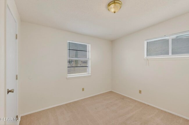 Building Photo - 10370 Kellogg St