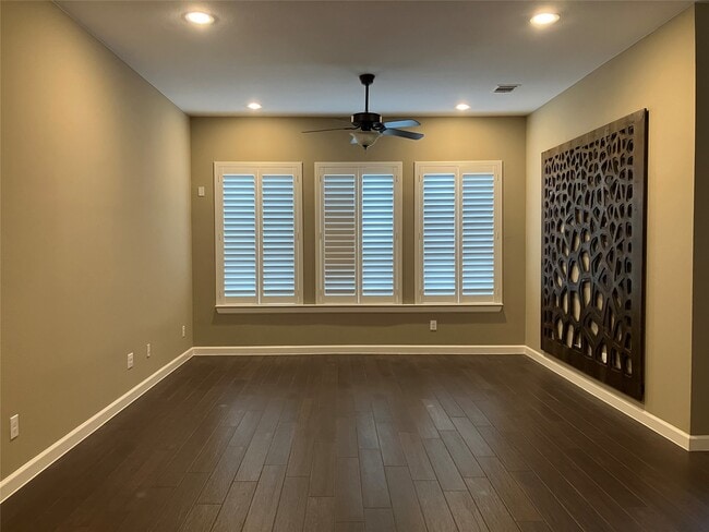 Building Photo - 131 Castlegate Ln