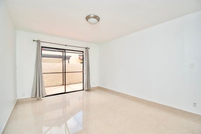 Building Photo - 21662 San Simeon Cir