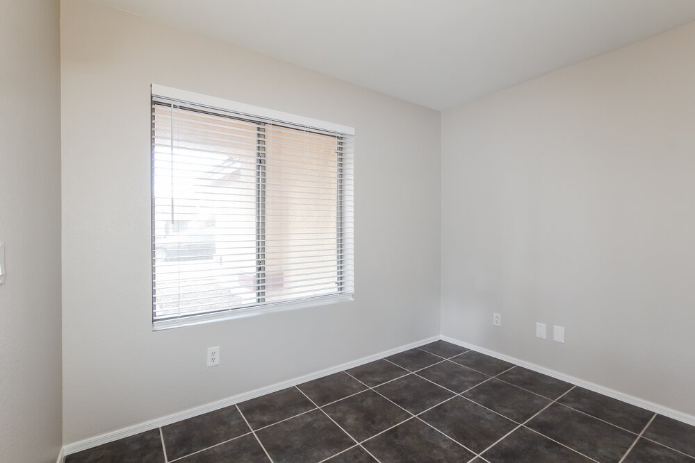 Building Photo - 9561 N 85th Dr