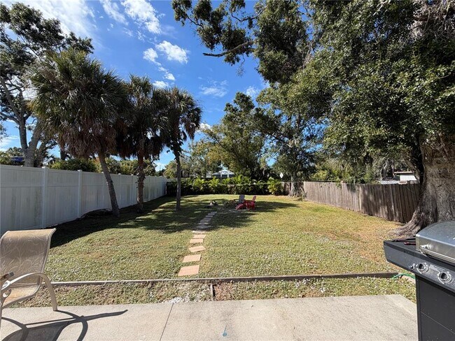 Building Photo - 4766 Theodore Ave