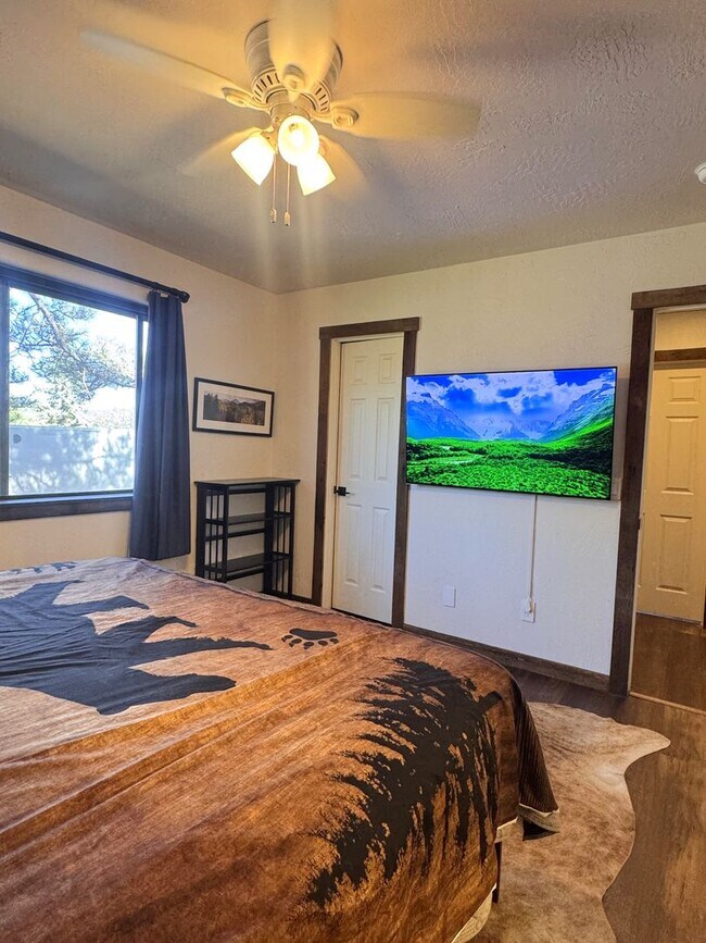 Building Photo - Charming 3-Bedroom, 2-Bath Home!