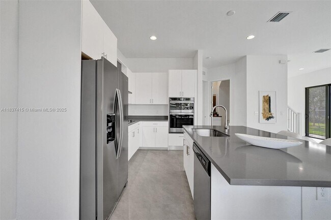 Building Photo - 13145 Addilyn Ct
