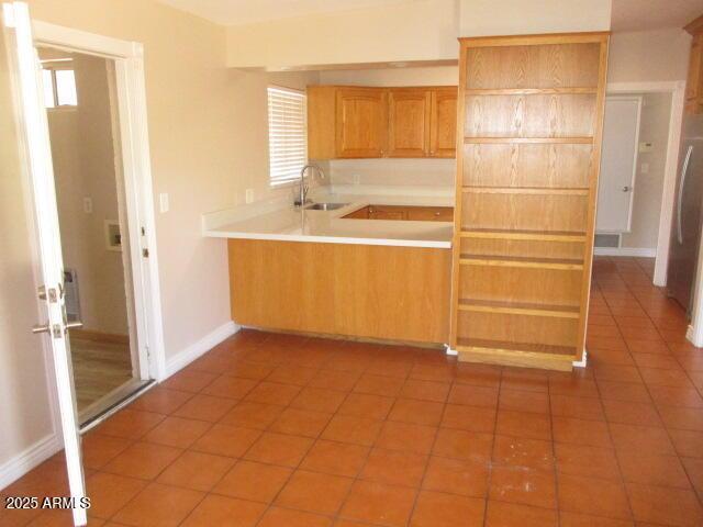 Building Photo - 2021 S La Rosa Dr