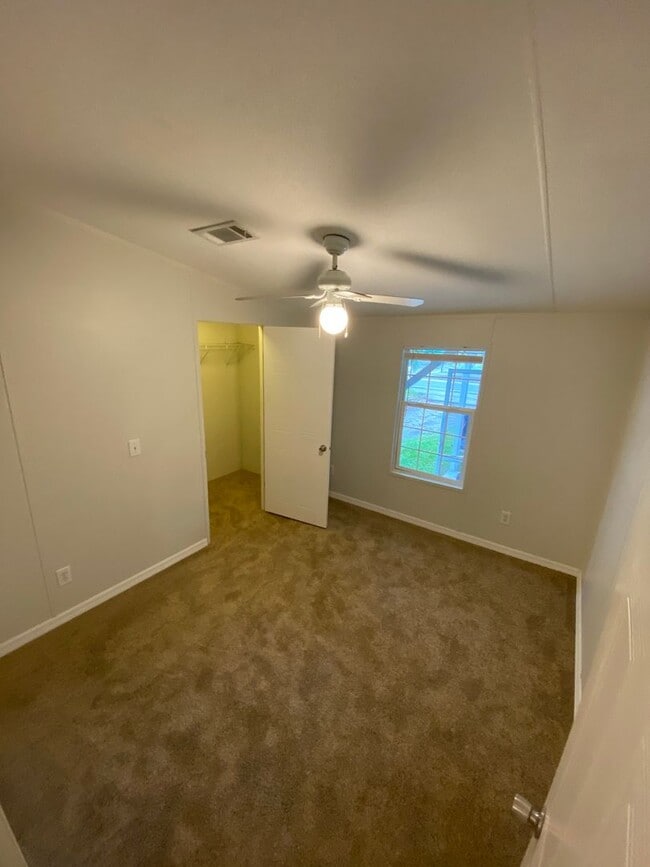 Building Photo - 3x2 Home with Great Schools!