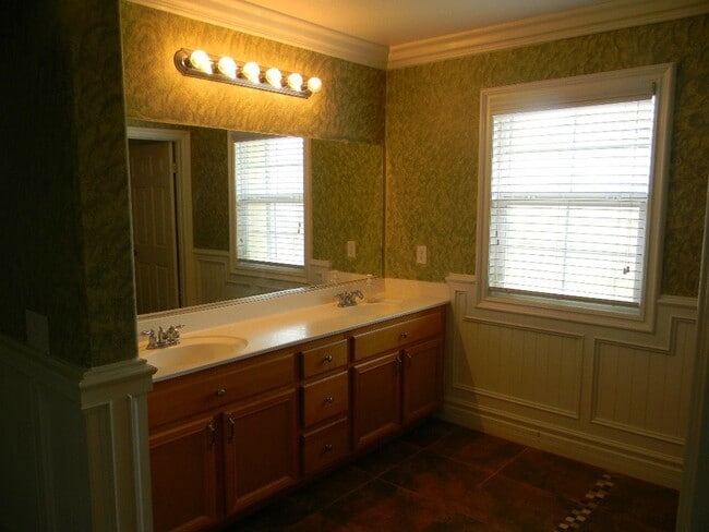 Building Photo - BEAUTIFUL ROSETTA CANYON 45014 Anabel Lane...