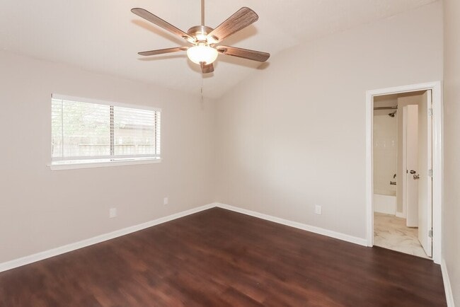 Building Photo - 20810 Union Park Dr