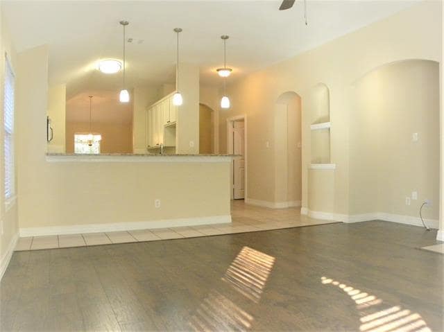 Building Photo - 1704 Flamingo Dr