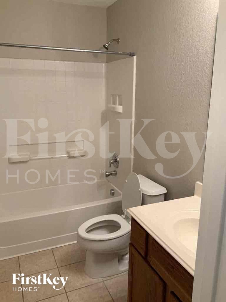 Building Photo - 12617 Summerwood Dr