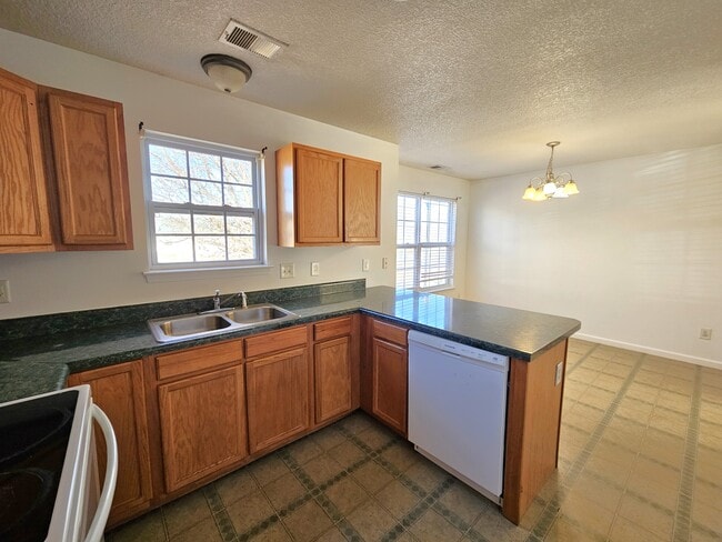 Building Photo - 405 Juniper Leaf Way