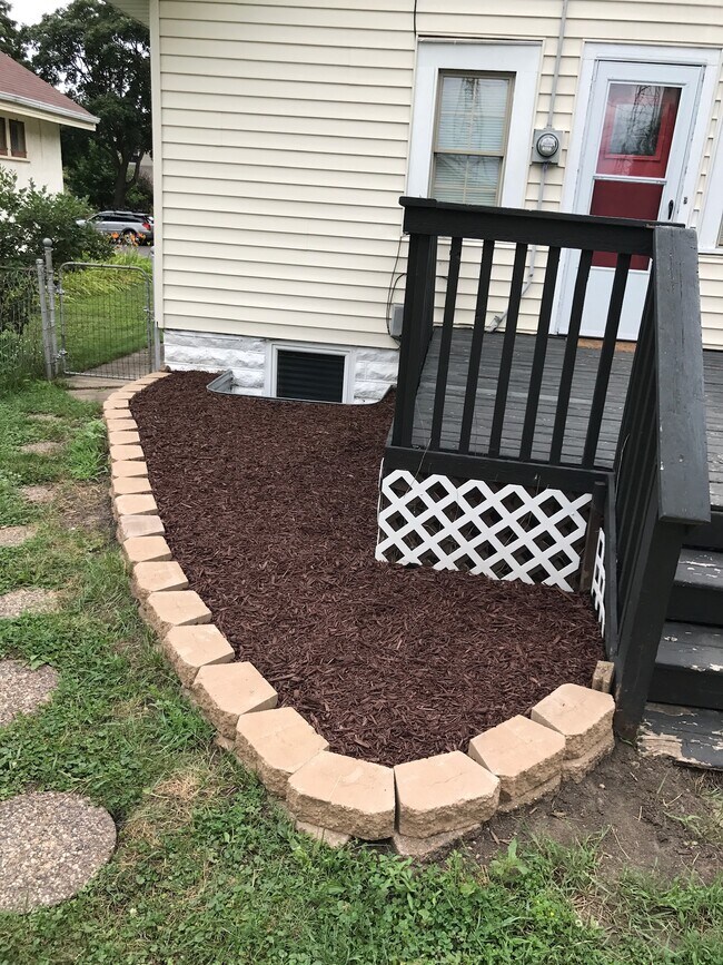 Landscaping (backyard) - 4048 Snelling Ave