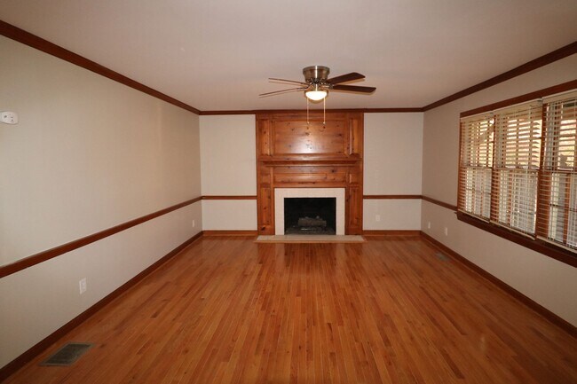 Building Photo - 8193 Steeplechase Cir