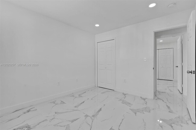 Building Photo - 10245 SW 154th Pl