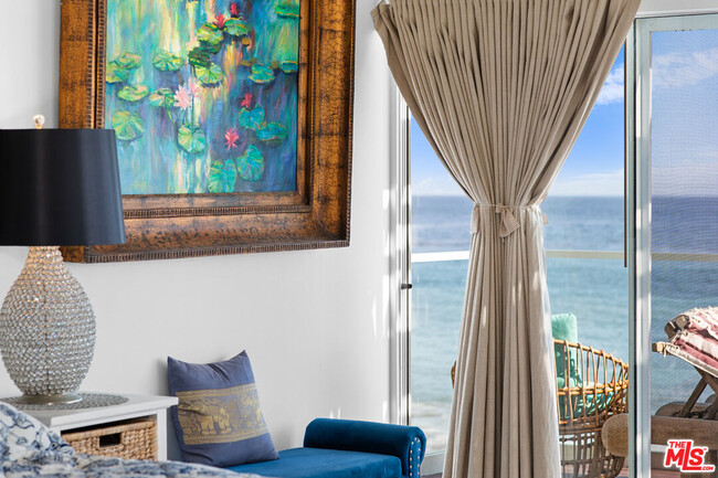 Building Photo - 27060 Malibu Cove Colony Dr