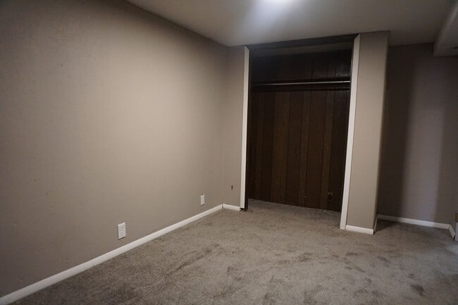 Building Photo - 4 Bedroom Remodeled West Side Salt Lake Home