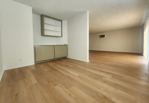 Interior Photo - 10138 Palms Blvd