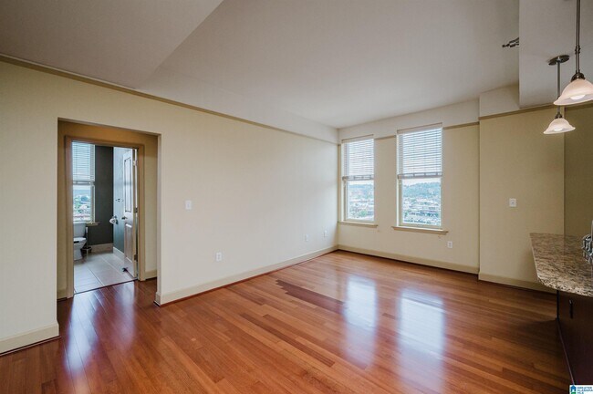 Building Photo - 2024 2nd Ave N