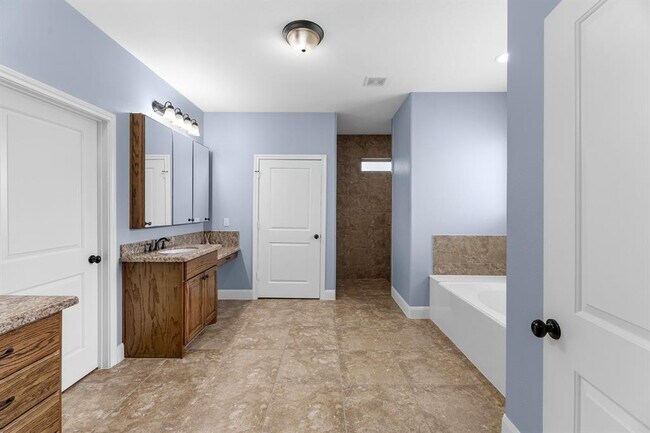 Building Photo - 4857 Dutton Lake Dr