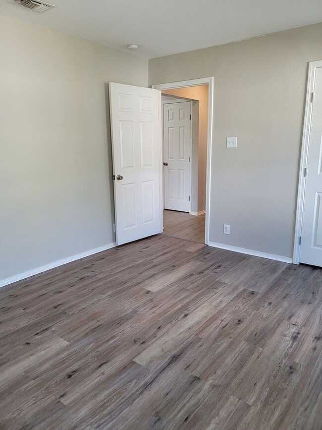 Building Photo - 4/2/2 TOTALLY renovated home