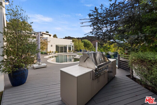 Building Photo - 2630 Eden Pl