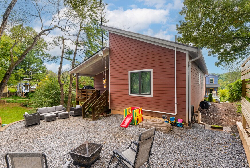 Building Photo - 11 Alta Ave