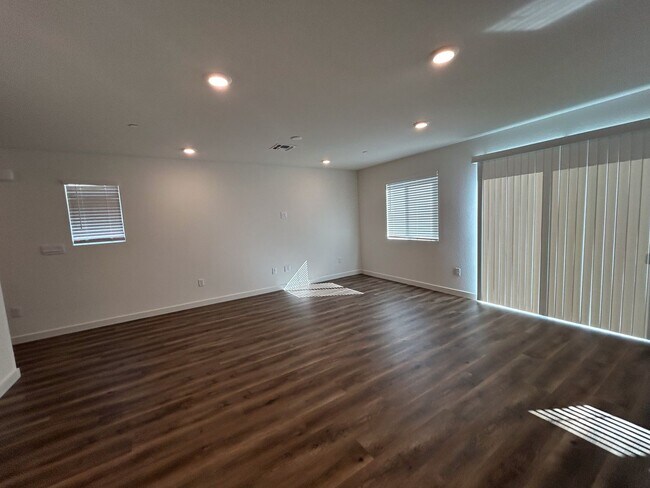 Building Photo - BRAND NEW 3 Bedroom Home for Rent in Redding CA