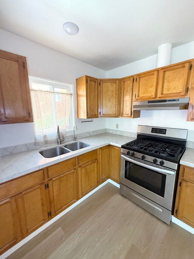 Building Photo - 2110 Glendale Blvd