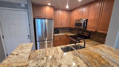 Building Photo - 1 bed 1 bath in UTC with great amenities Pool, hot tub, gym, underground parking.