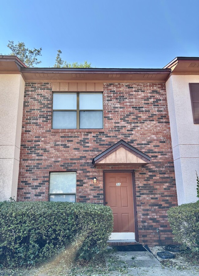 Building Photo - 696 Tyner St
