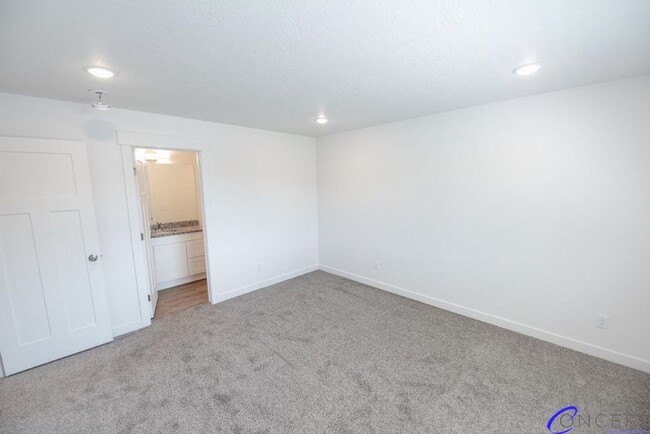 Building Photo - Sienna Village Townhomes
