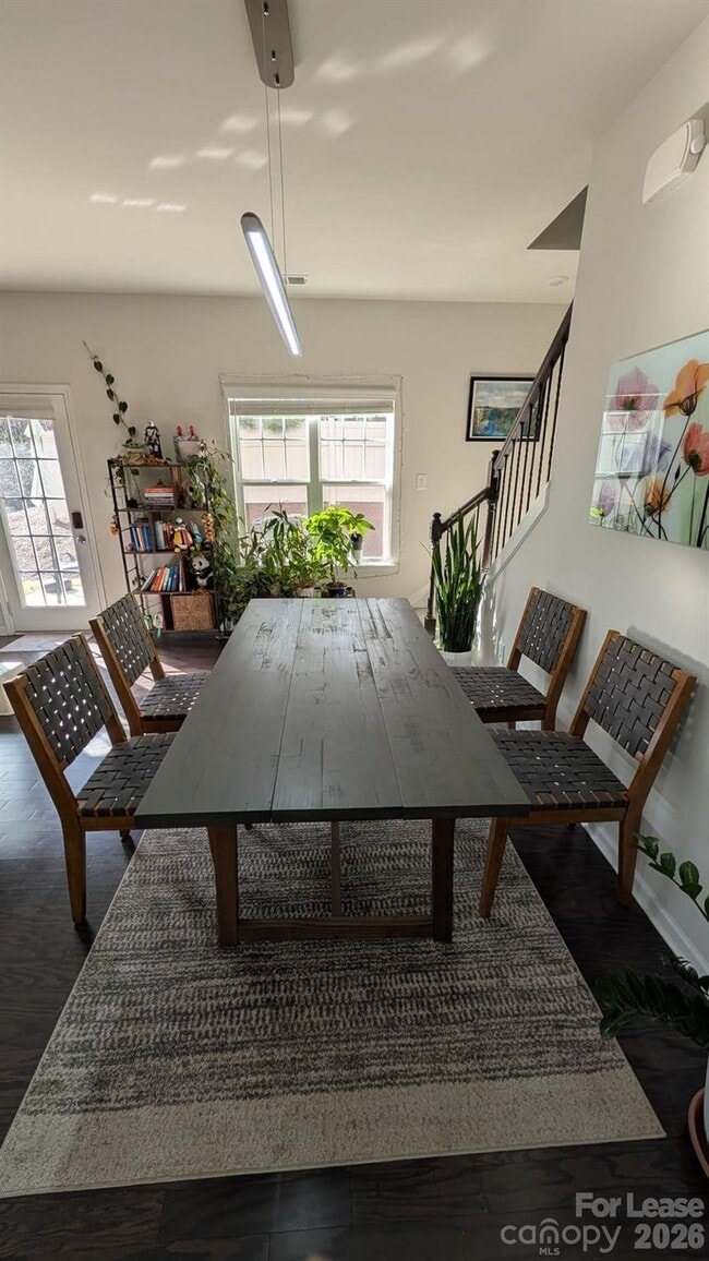 Building Photo - 9303 Grand Valley Dr