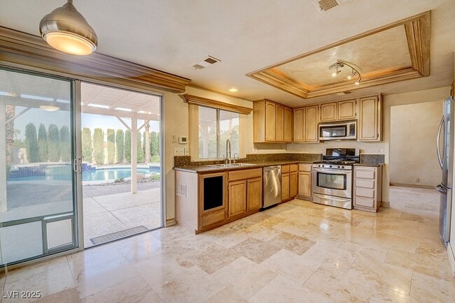 Building Photo - 2394 Millcroft Dr