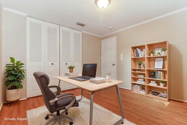 Building Photo - 7801 Glencoe Dr