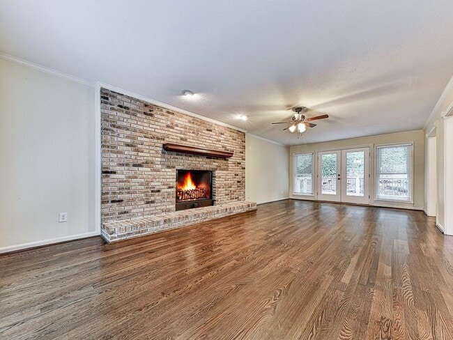 Building Photo - 63 Geraldine Dr SE