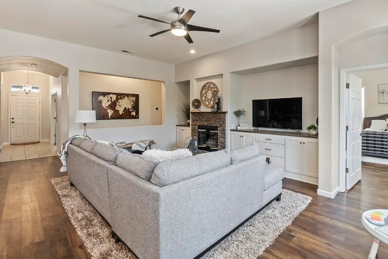 Building Photo - 10345 Coyote Creek Dr