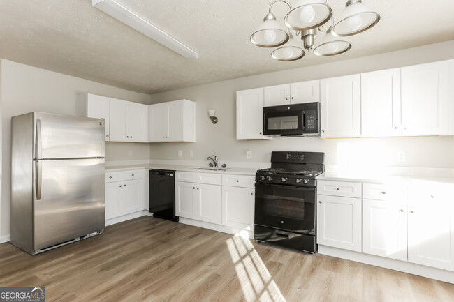 Building Photo - 5533 Rock Shoals Way