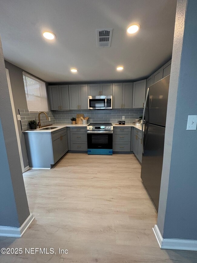 Building Photo - 3150 Belden Cir