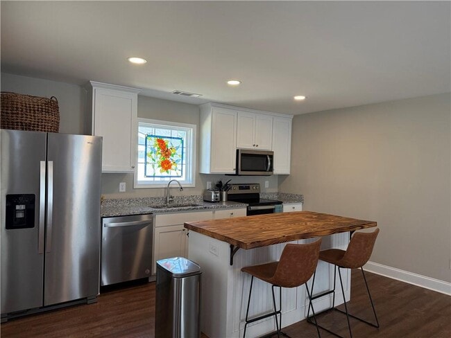 Building Photo - 5956 Moon Dr