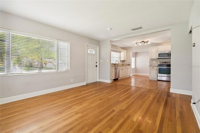 Building Photo - 4508 S Lois Ave