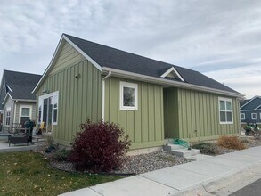 Building Photo - 3255 Breeze Ln