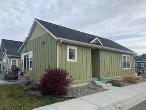 Building Photo - Contemporary 2 Bed / 2 Bath Home in a Prime Bozeman Location!