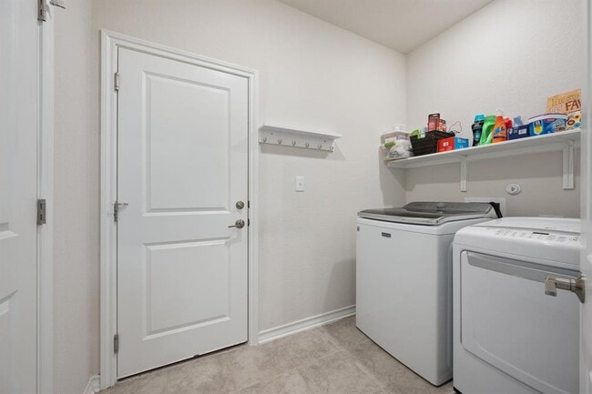 Building Photo - 107 Aloe Tree Ln