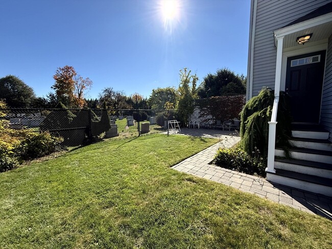 Building Photo - 89 Grove St