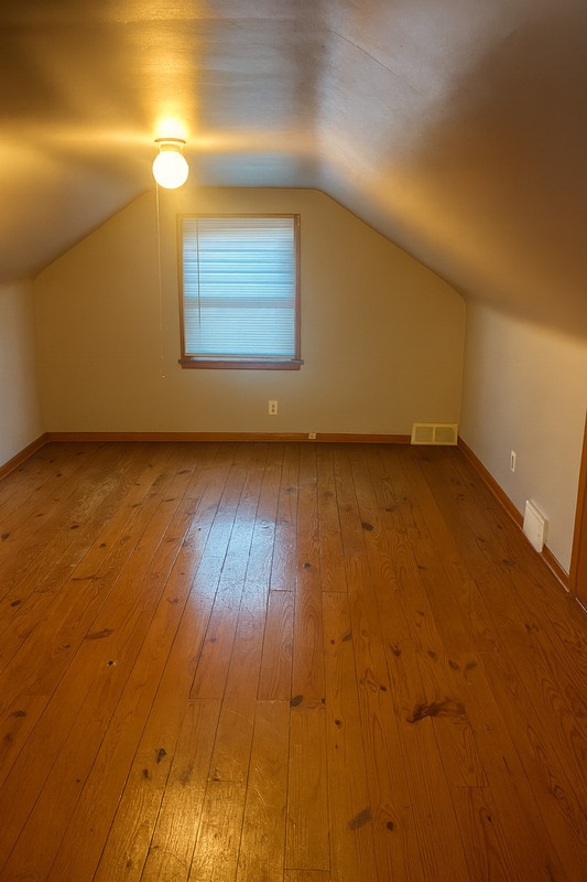 Building Photo - 2235 Ridgelawn Ave