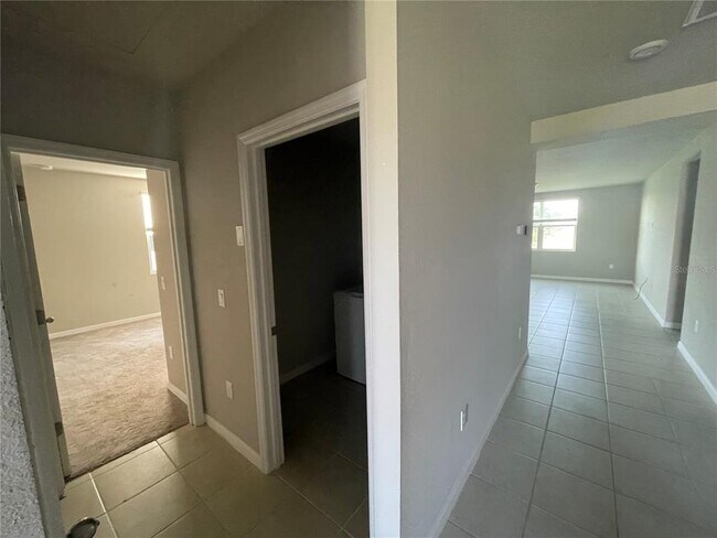 Building Photo - 3212 Weitzel Dr