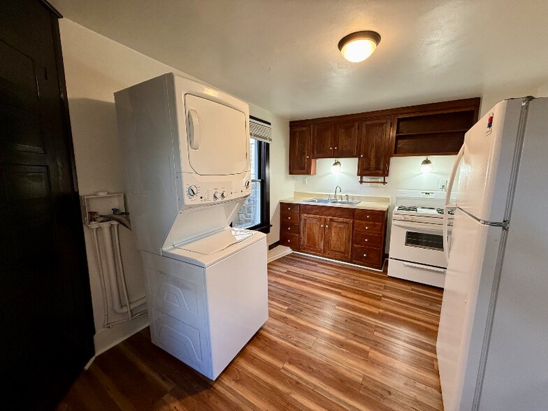 Building Photo - 327 Euclid Ave