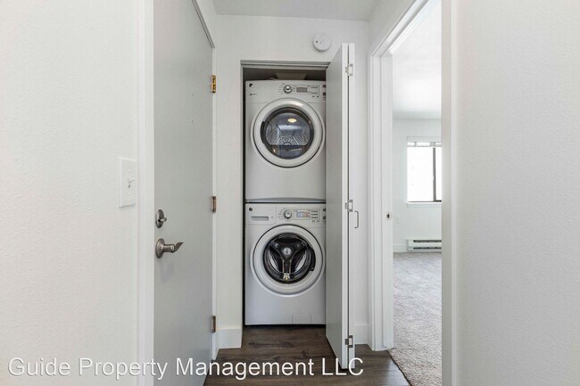 Building Photo - 2450 Aurora Ave N