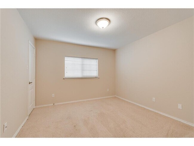 Building Photo - 524 Castebar Dr