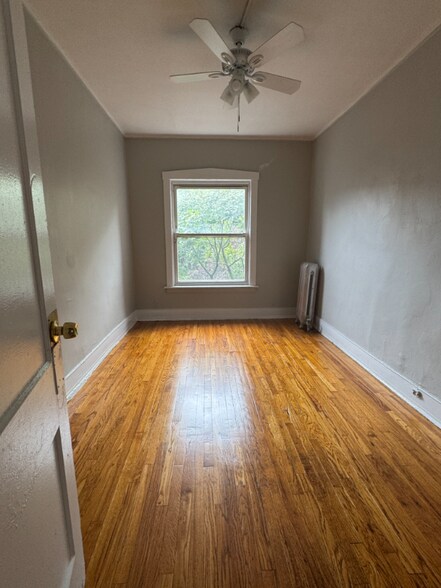 Building Photo - 6540 N Lakewood Ave