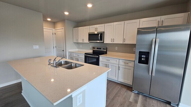 Building Photo - Brand New 3 Bedroom, 2.5 Bathroom Townhous...